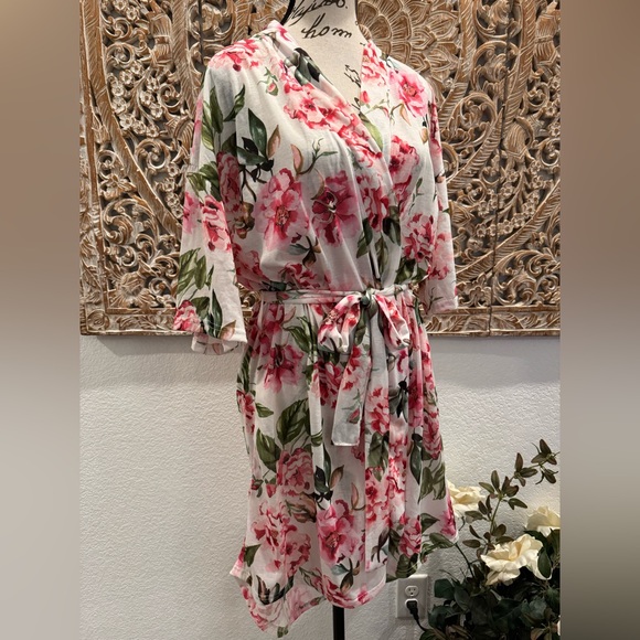Show Me Your Mumu White & Pink Floral Kimono Shirt Sleeve Robe- One Size - Picture 3 of 13